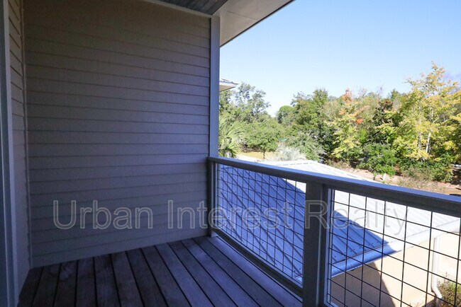 Building Photo - 15 Palm St