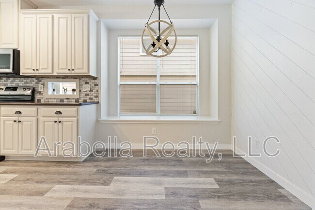 Building Photo - 208 Dove Run