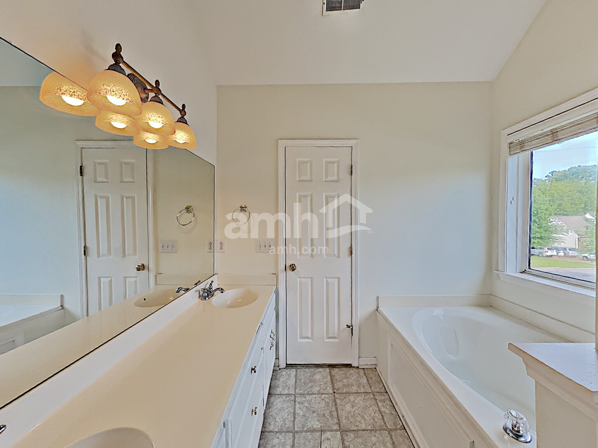 Building Photo - 2709 Aston Woods Ln