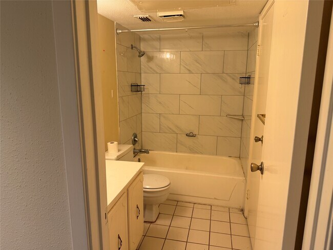 Building Photo - 14777 Wunderlich Dr