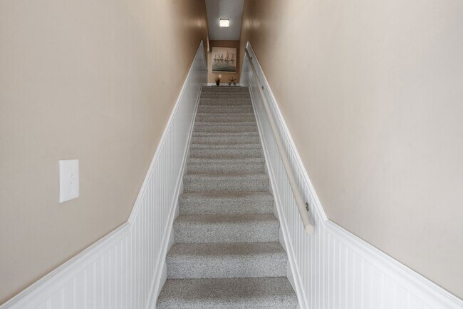 Building Photo - ***Free Utilities***Please note, this is a...