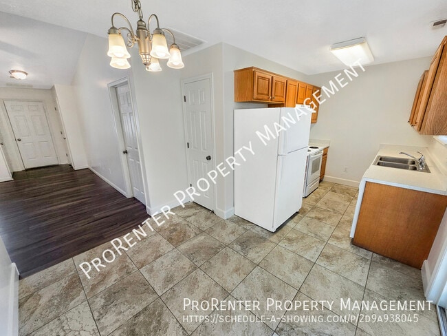 Building Photo - 551 S 375 W