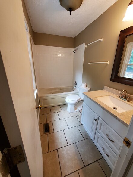 Building Photo - 141 The Maine