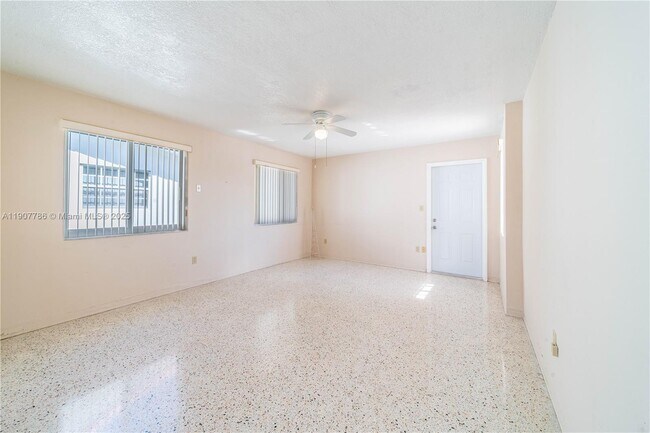 Building Photo - 23 NW 33rd Ave