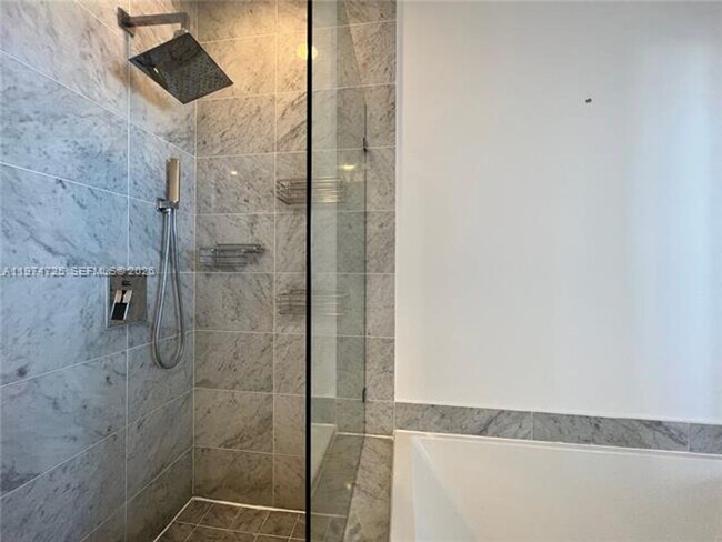 Building Photo - 801 S Miami Ave