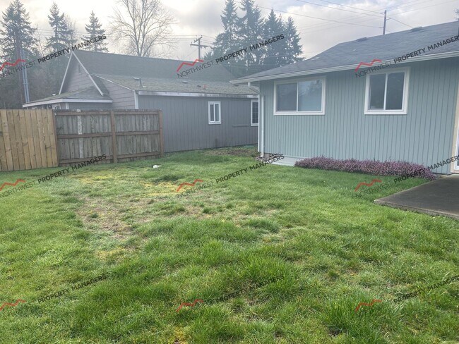 Building Photo - R19B