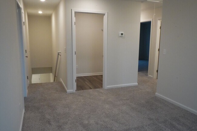 Building Photo - AVAILABLE NOW!