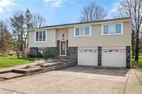 Building Photo - 16 Wheatfield Dr