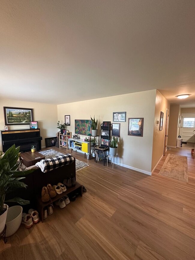 Building Photo - Charming 2 Bedroom Duplex in Ft. Collins