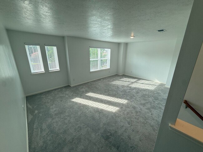 Building Photo - 2722 Springstone Dr