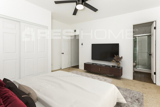 Building Photo - 1314 E Del Rio Dr