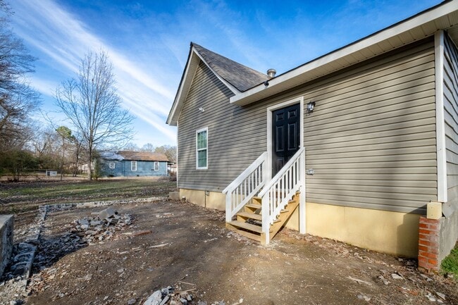 Building Photo - 1624-1626 Brown