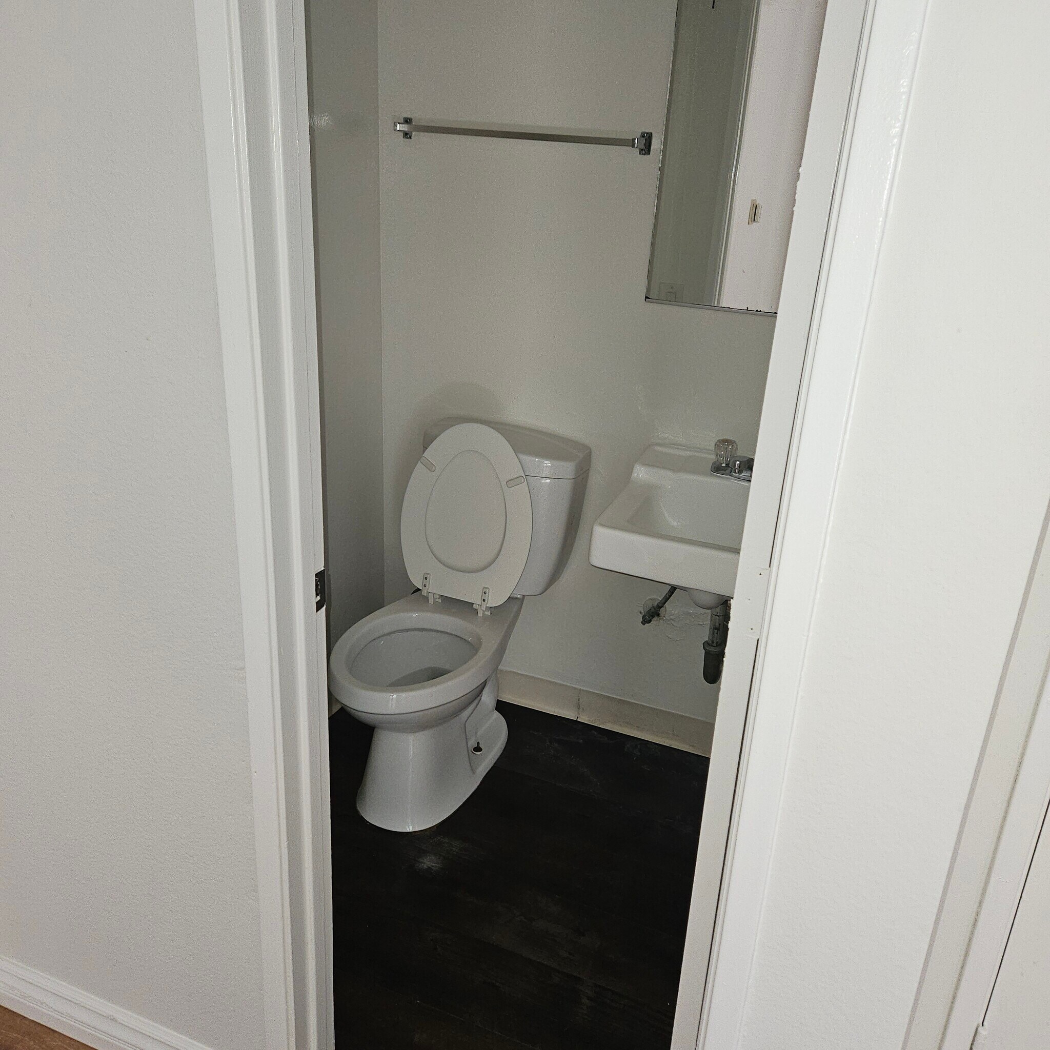 .5 Bathroom - 8809 Etiwanda Ave