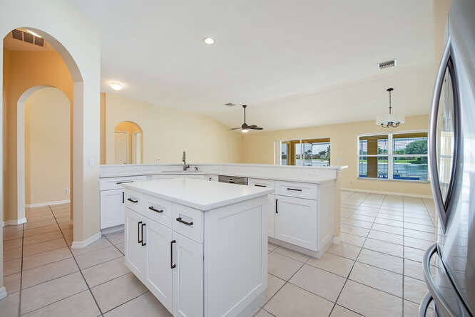 Building Photo - 2271 Grove Dr