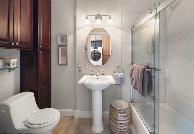 Building Photo - 413 Beacon St