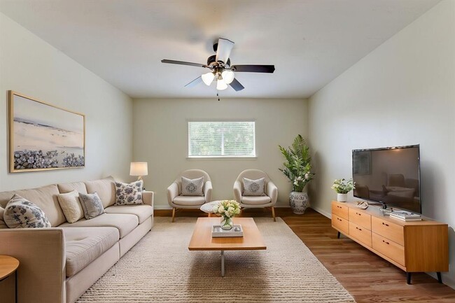 Building Photo - 29419 Fox River Dr