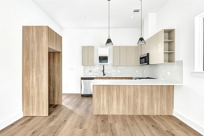 Building Photo - 2595 Paul Quinn St