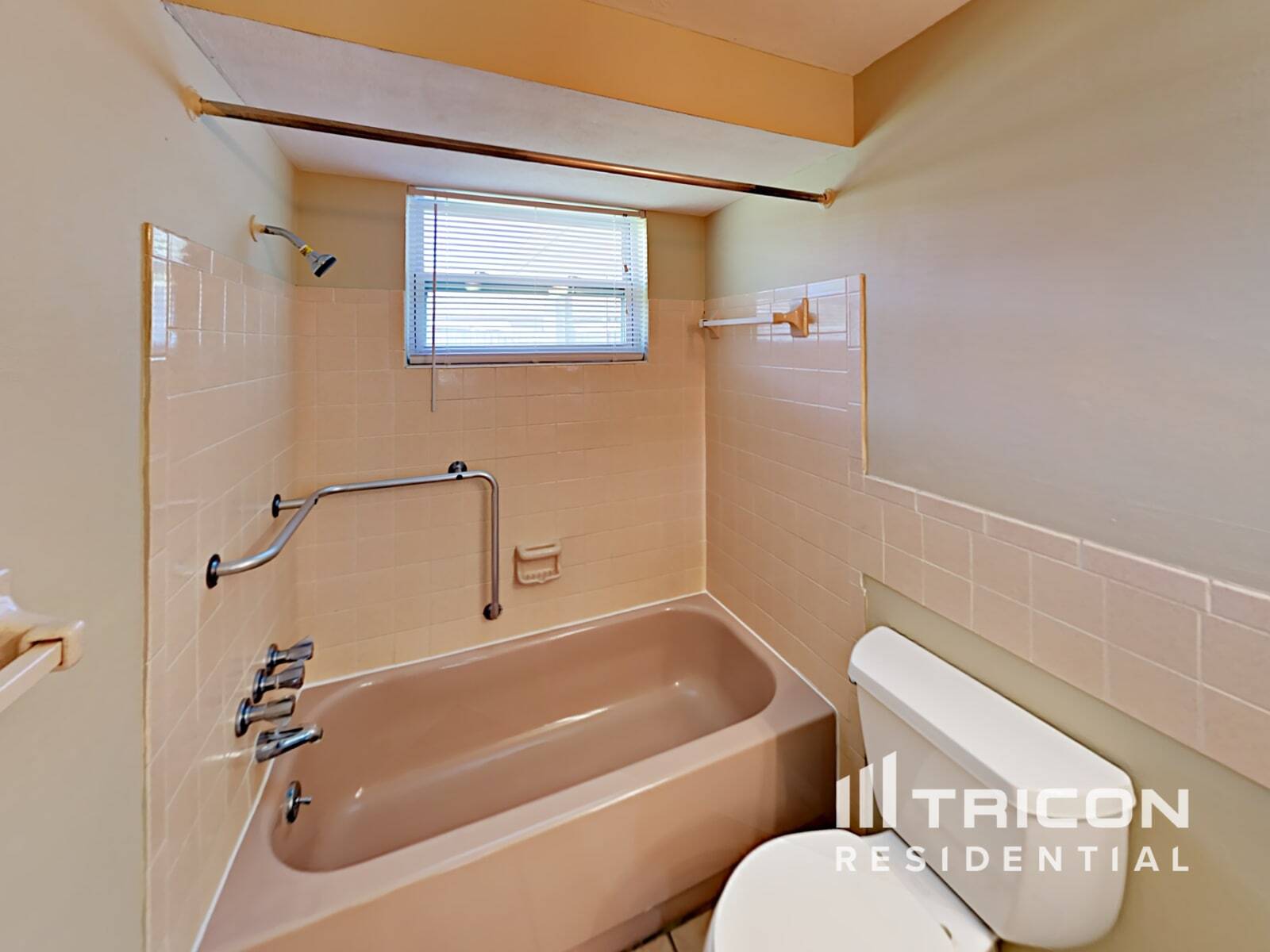 Building Photo - 3679 Rockaway Dr