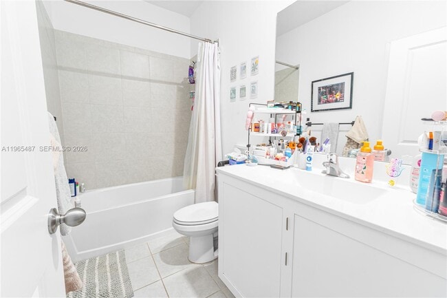 Building Photo - 817 NE 211th St