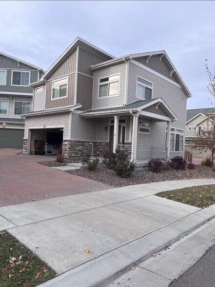 Primary Photo - 10225 Yampa Ct