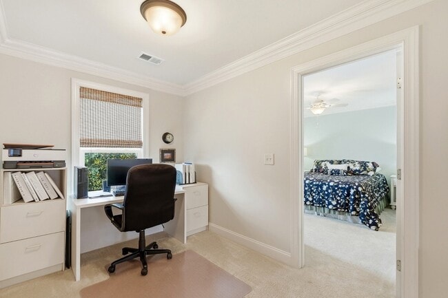 Building Photo - 360 Byron Way