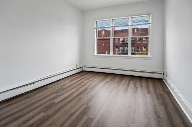 Building Photo - 154 W 29th St