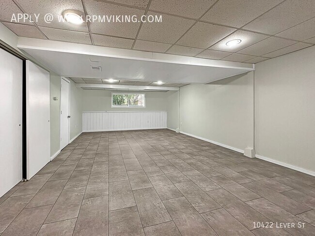 Building Photo - 3br 2ba 1cg ~ Security Deposit Free Altern...