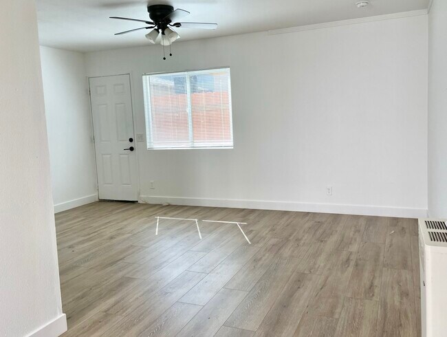 Building Photo - 421 S Wetherly Dr