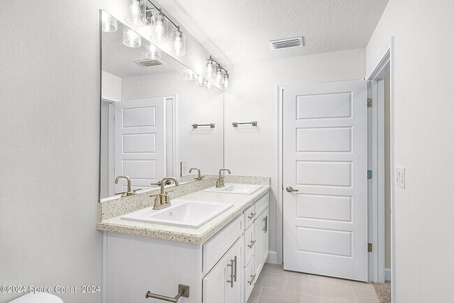Building Photo - 1059 Grantham Ln