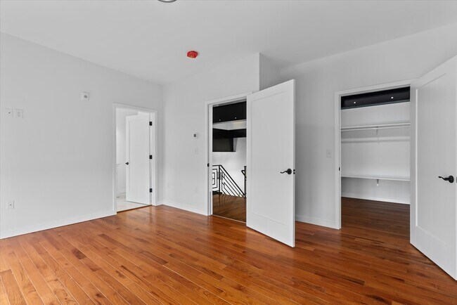 Building Photo - 280 Essex St