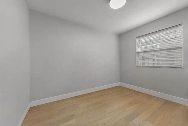 Building Photo - 7901 Seminary Ridge Dr