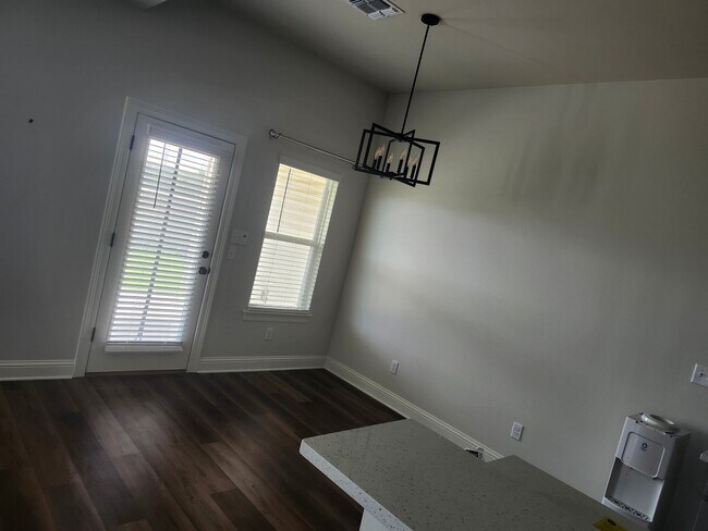 Building Photo - 4815 Bogey Ln