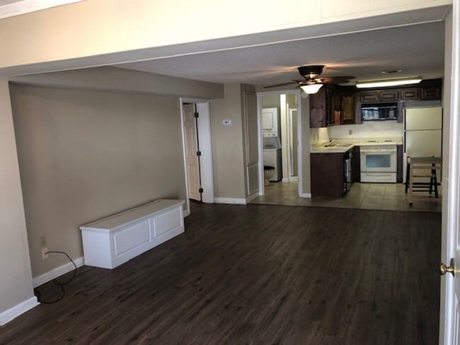 Building Photo - 623 N Gloster St