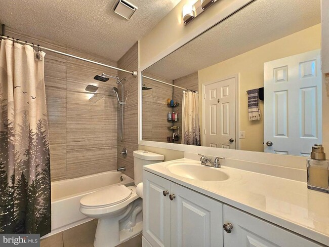 Building Photo - 6646 High Valley Ln