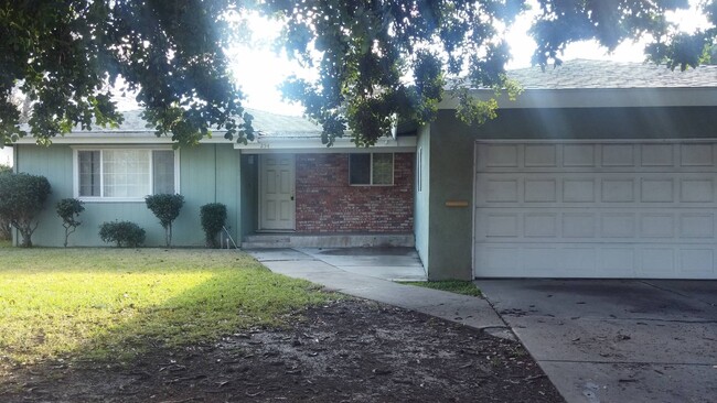 Primary Photo - Available NOW!!! Pleasant 3 bedroom/2 bath...