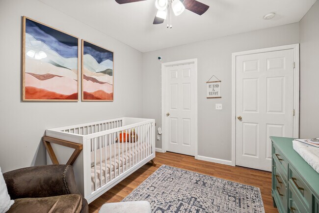 Building Photo - 2213 Green Trails Dr