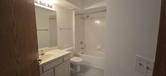 Building Photo - 6430 W Berteau Ave