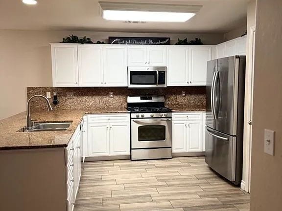 Building Photo - For Rent Beautiful 4-Bedroom Home in Southwest Bakersfield