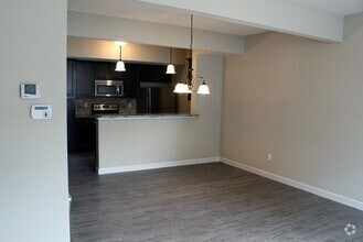 Building Photo - Spacious 4BR/4.5BA Newer Units Near Campus!