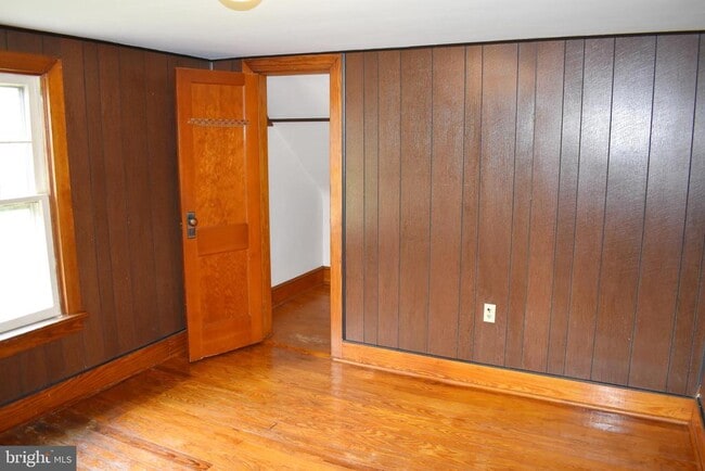 Building Photo - 9526 Circle Dr