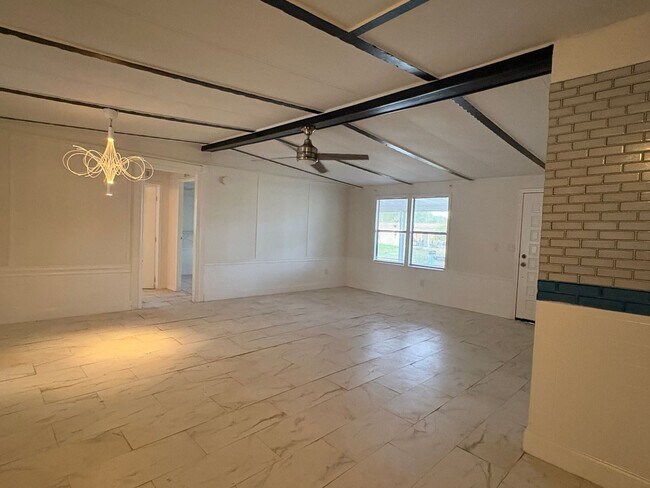 Building Photo - 4bed/3bath SFH Rent $1740/month ready May 2026