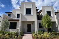 Building Photo - 806 NE 211th St