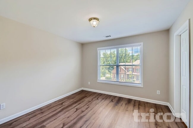 Building Photo - 1524 Montauk Point