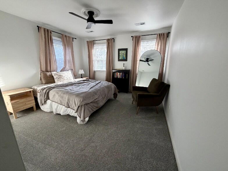 Building Photo - 1240 Patrick Ln