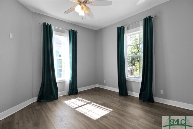 Building Photo - 608 W 37th St