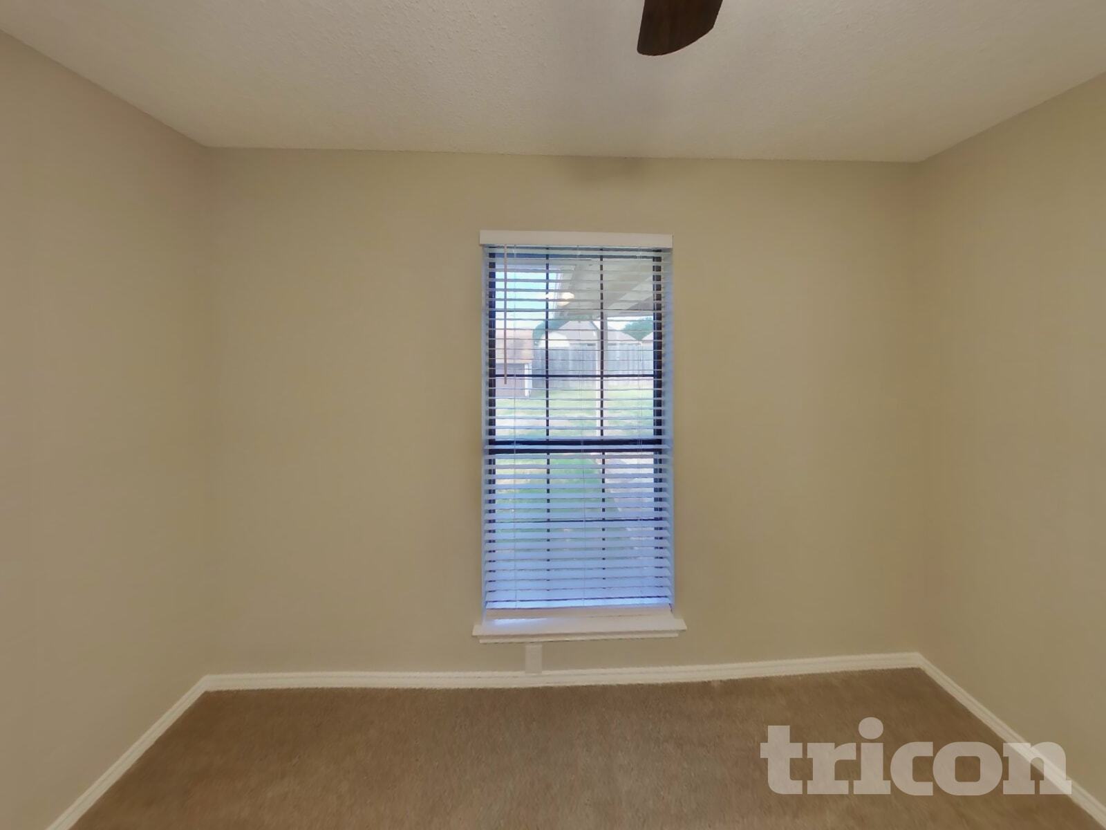 Building Photo - 721 Parkview Dr