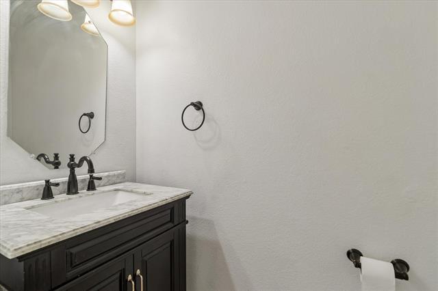 Building Photo - 2217 Bradford Pear Dr