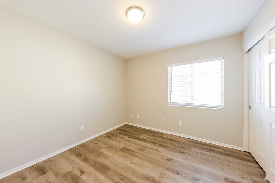 Building Photo - 12024 W Rosewood Dr