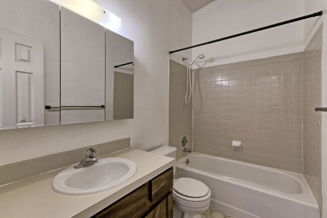 Building Photo - 3200 Azalea Dr