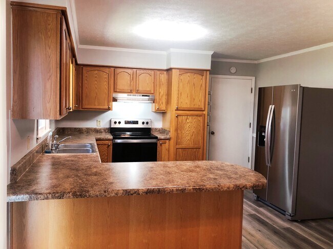 Building Photo - 1555 Flintwood Ave